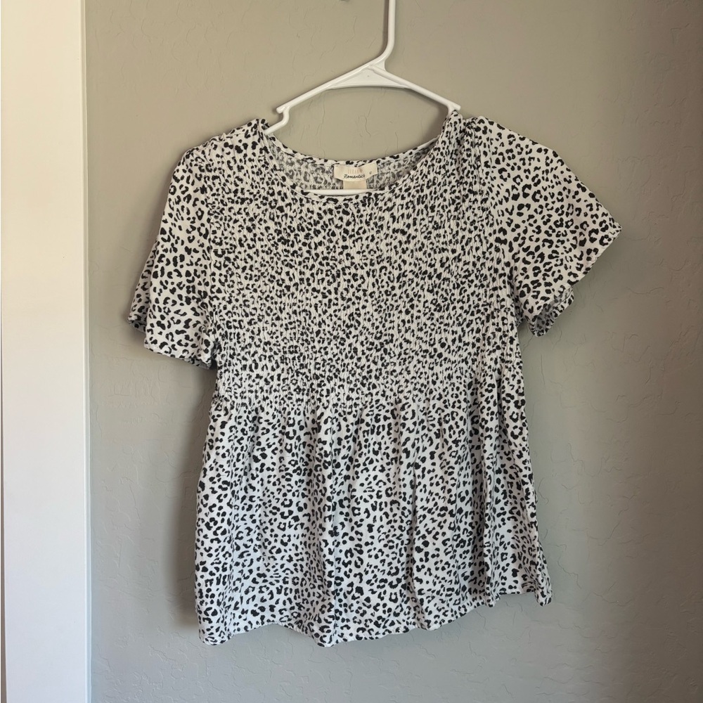 URBAN Romantics Black and White Leopard Blouse